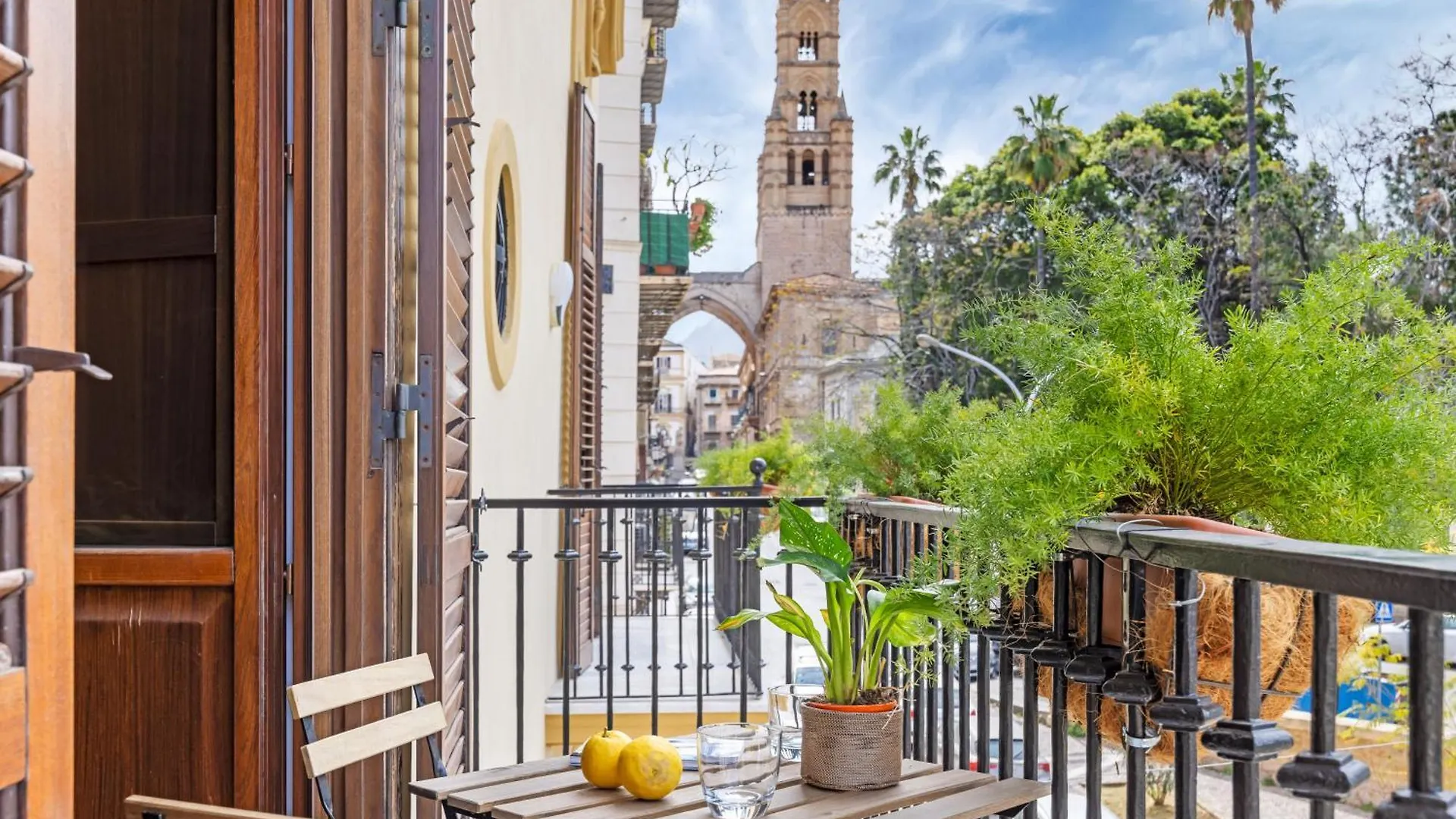 Behind The Cathedral Apt Palermo